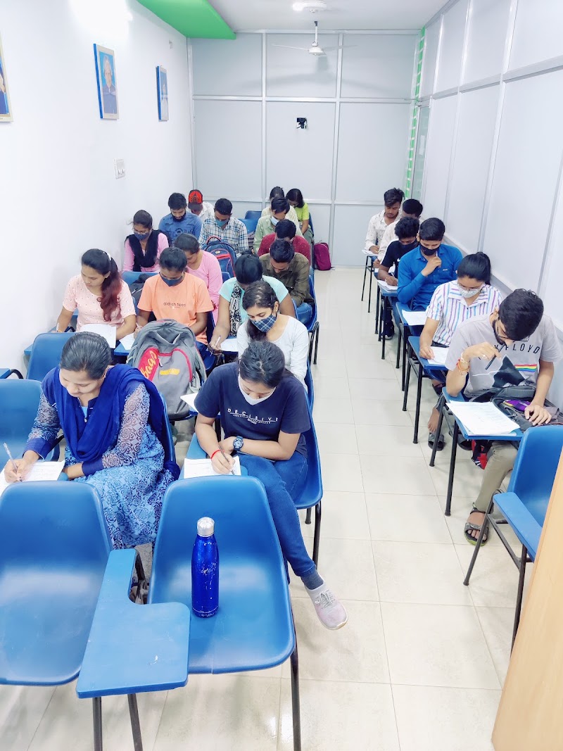 BAGHEL TUTORIALS - Coaching Center in Raipur