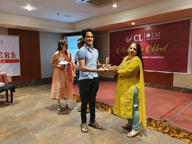 Career Launcher Raipur - Coaching Center in Raipur